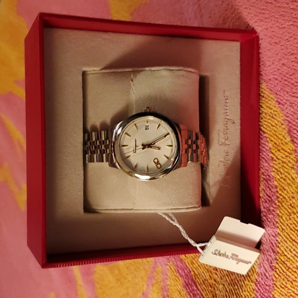 WOMANS BNWT&B SALVATORE FERRAGAMO WATCH.